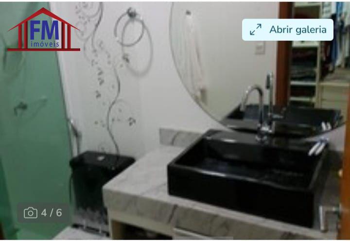 Casa de Condomínio à venda com 3 quartos, 300m² - Foto 2