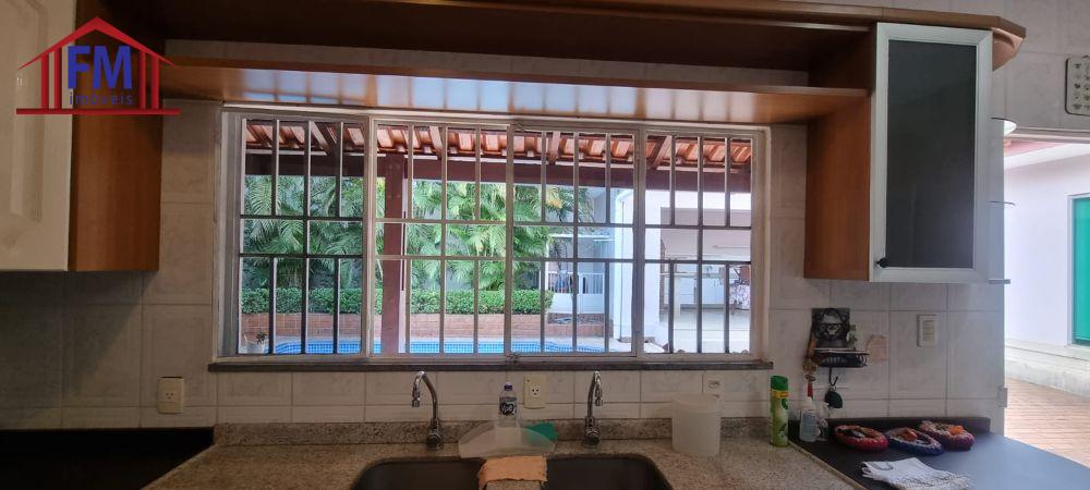 Casa de Condomínio à venda com 4 quartos, 400m² - Foto 1
