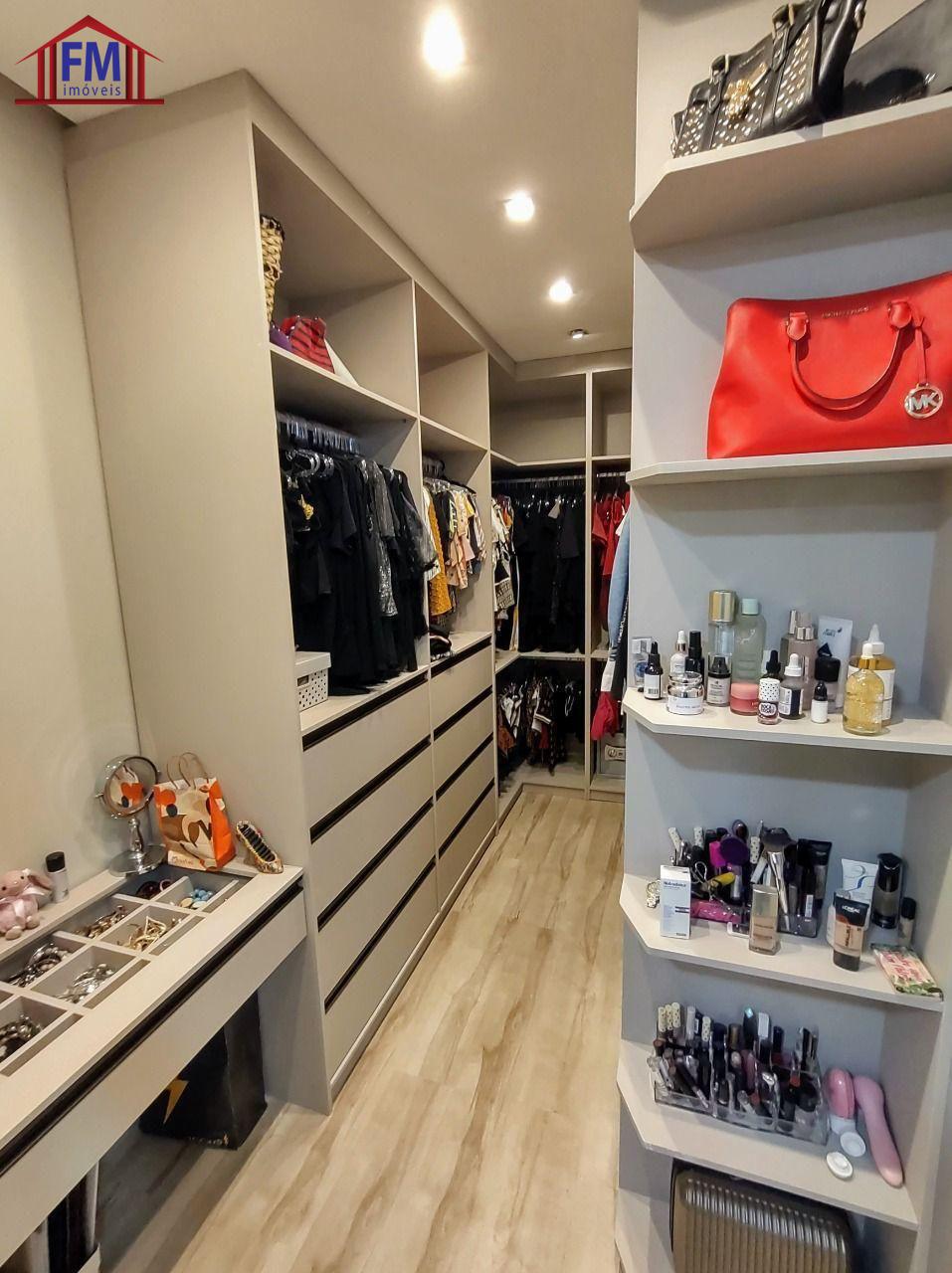 Casa de Condomínio à venda com 4 quartos, 300m² - Foto 18