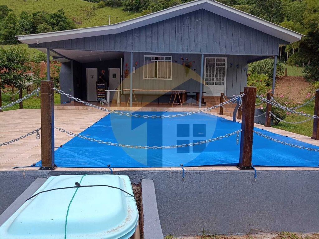 VENDE-SE CASA NO ALAGADO IGUAÇU