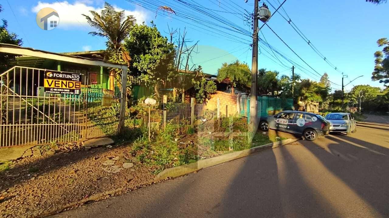 VENDE-SE TERRENO CONTENDO 02 CASAS E 01 KITNET EM MADEIRA