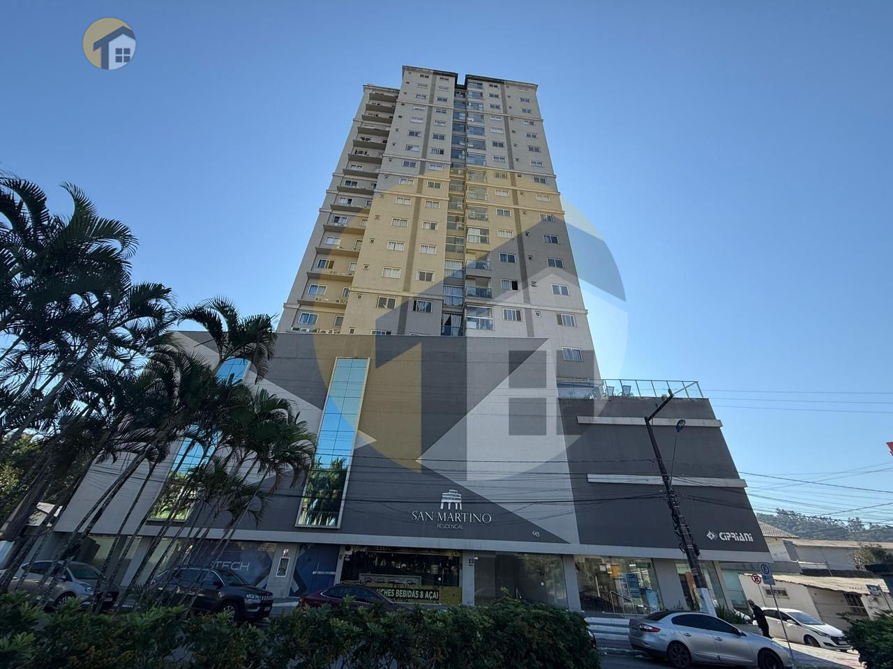 VENDE-SE APARTAMENTO MOBILIADO EM ITAPEMA/SC