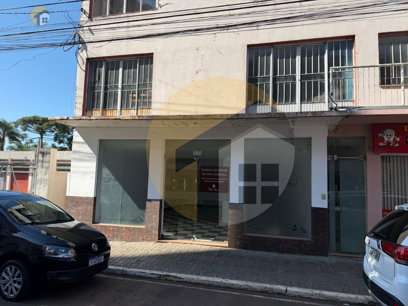 ALUGA-SE APARTAMENTO NO CENTRO