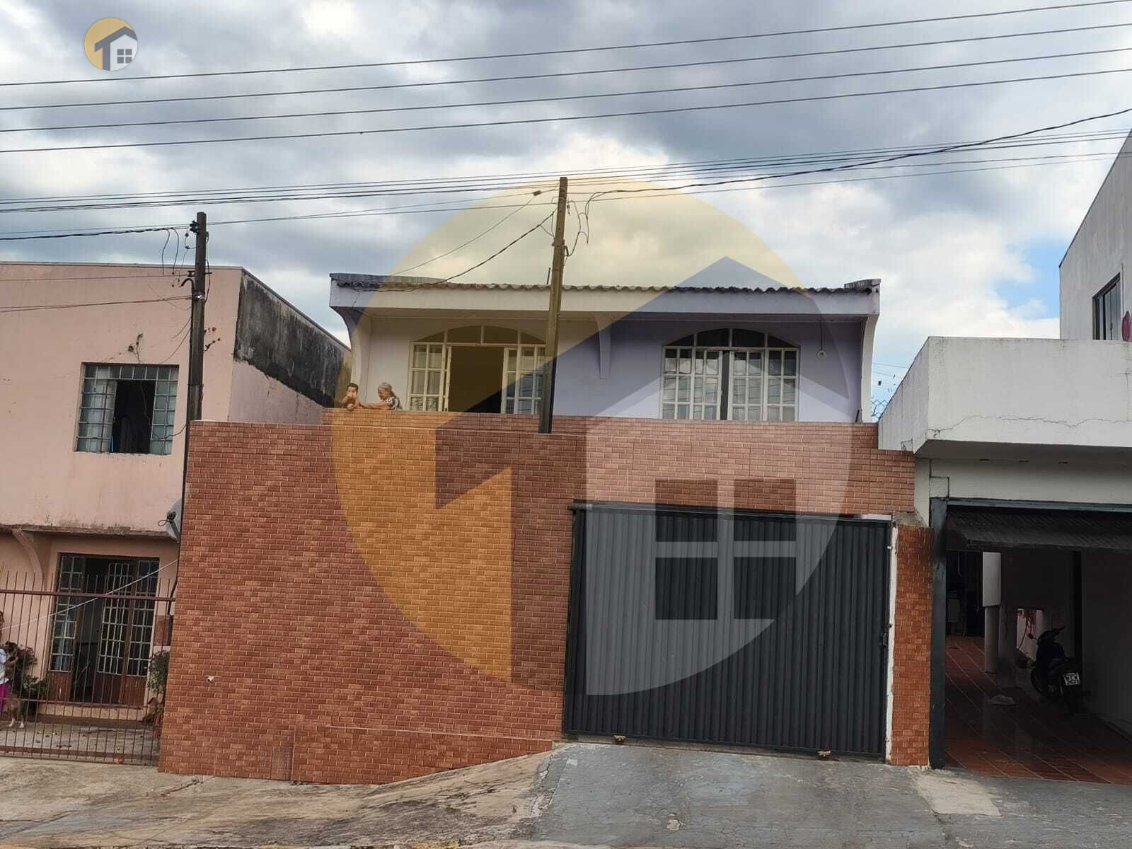 VENDE-SE SOBRADO COM KITNET