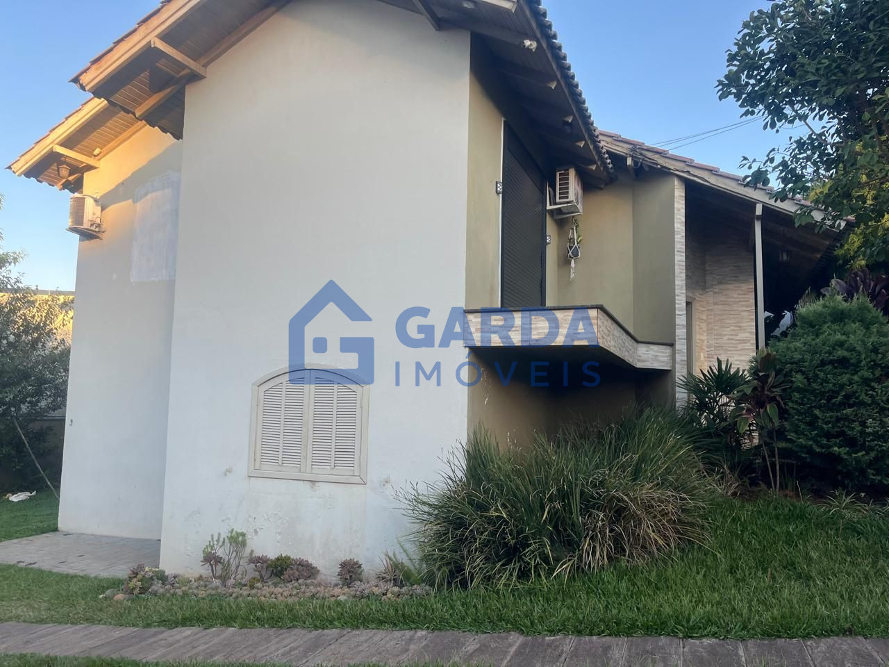 Casa � Venda