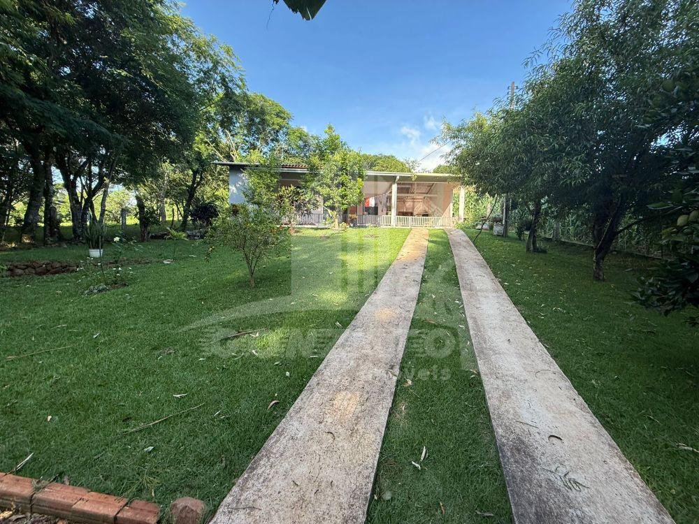 ÁREA RURAL COM CASA DE ALVENARIA