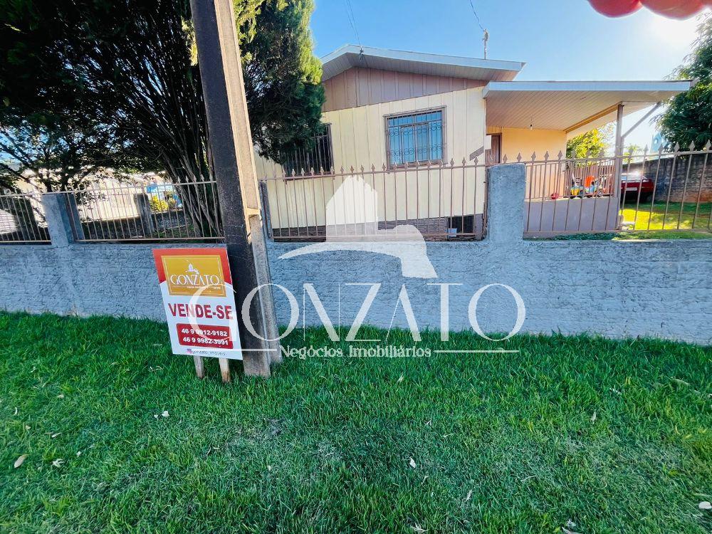 IMÓVEL DE ESQUINA COM TERRENO AMPLO
