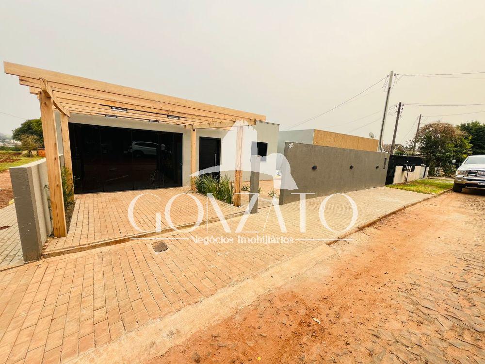 IMÓVEL DE ALVENARIA COM PISCINA