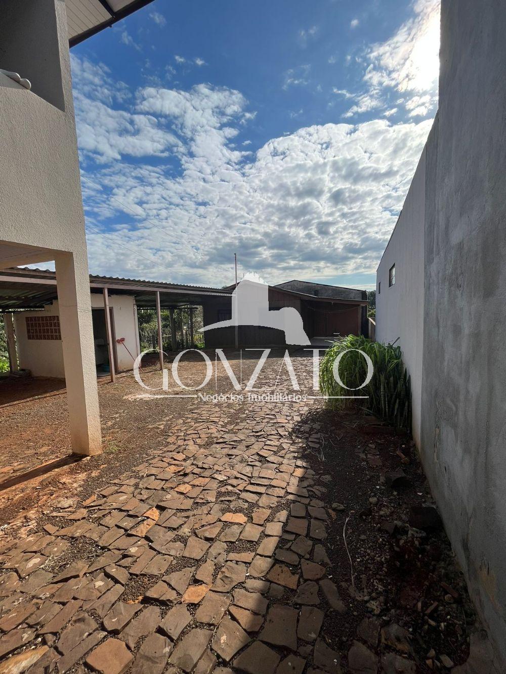 2 CASAS COM 2 KITNET