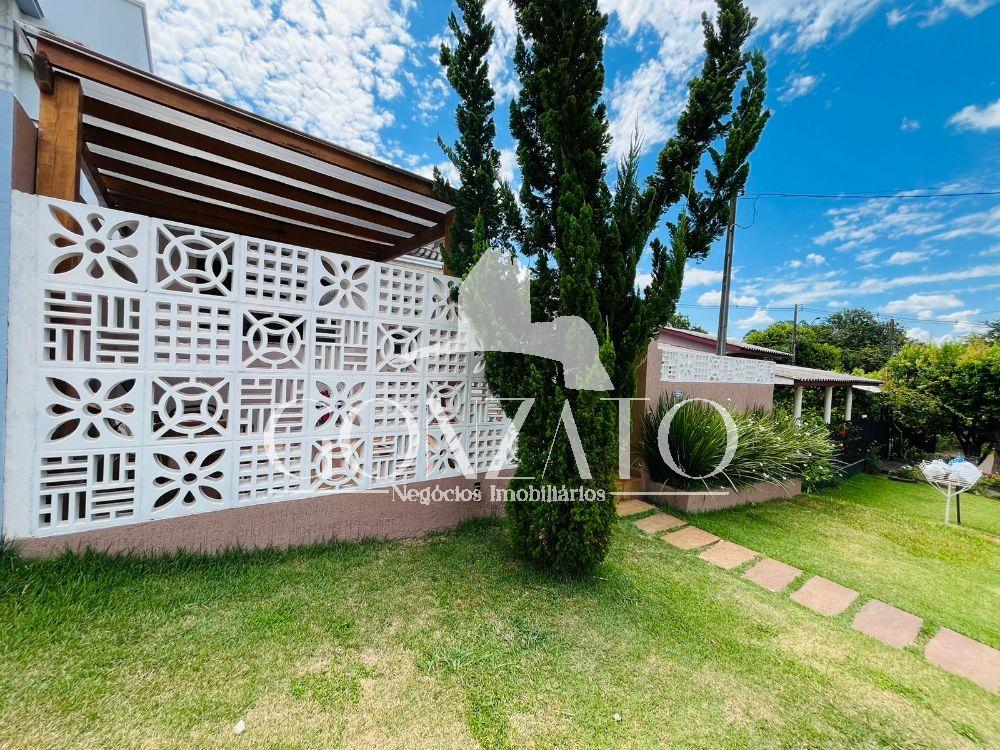 IMÓVEL DE ALVENARIA COM PISCINA