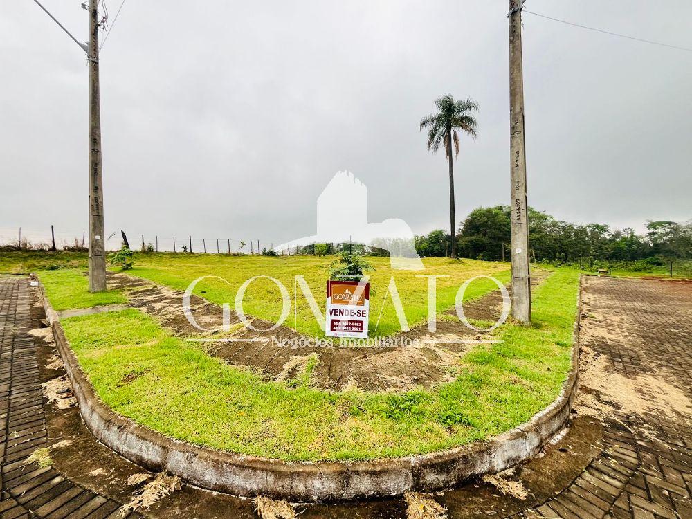 TERRENO DE ESQUINA RESIDENCIAL