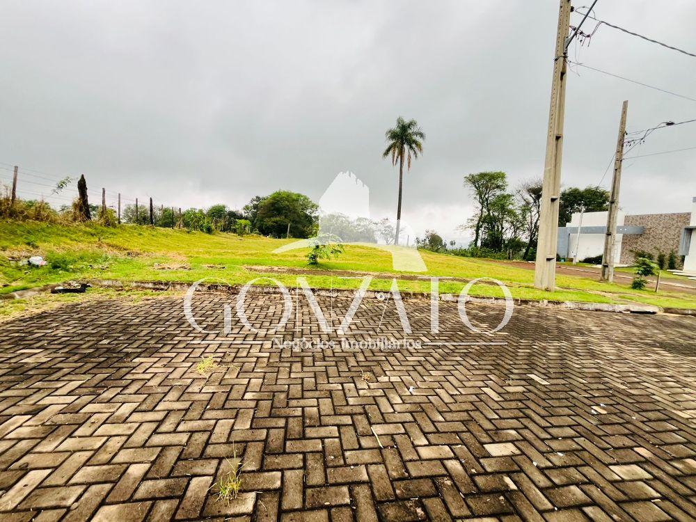 TERRENO DE ESQUINA RESIDENCIAL
