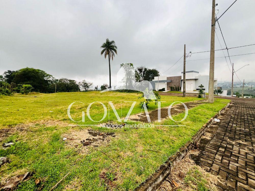 TERRENO DE ESQUINA RESIDENCIAL