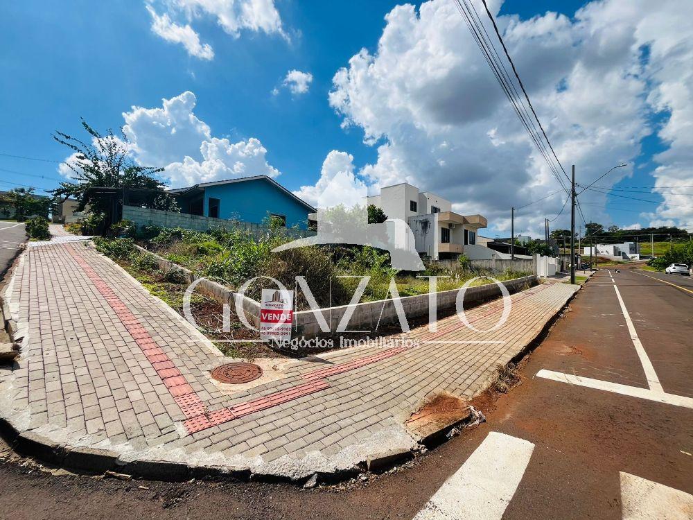 TERRENO DE ESQUINA RESIDENCIAL
