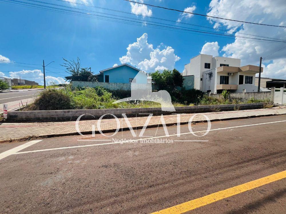 TERRENO DE ESQUINA RESIDENCIAL
