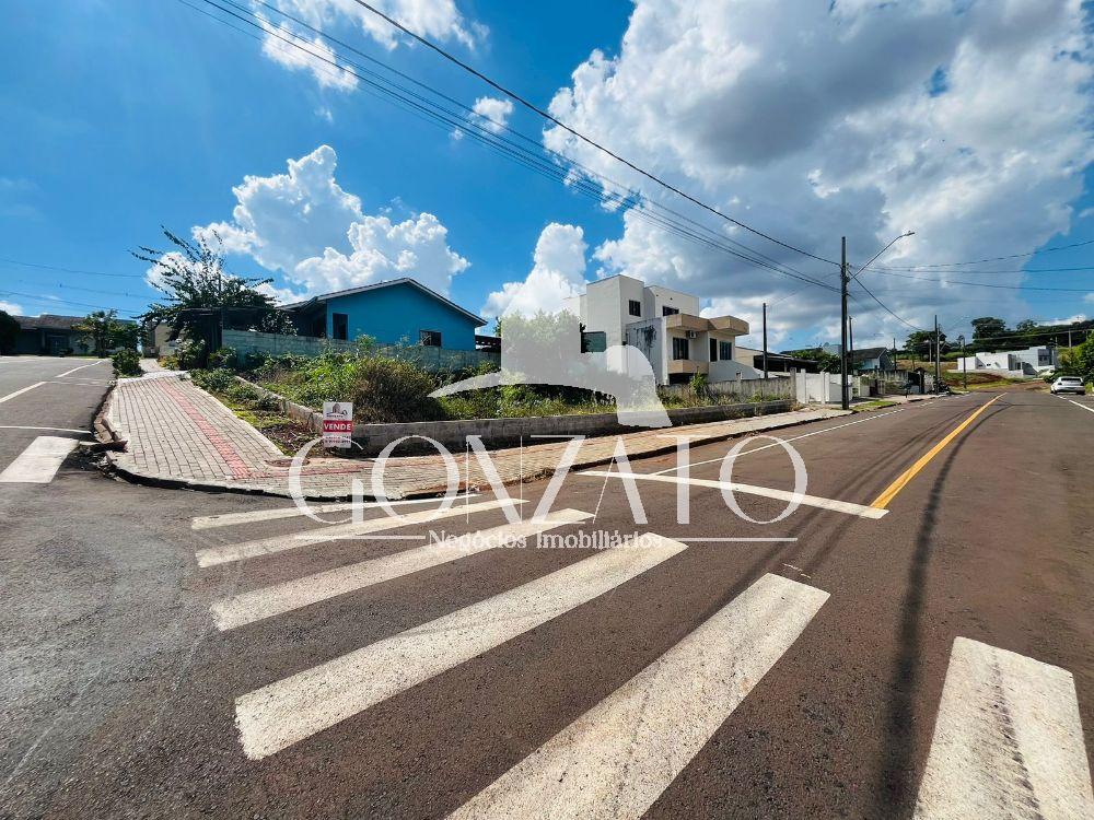 TERRENO DE ESQUINA RESIDENCIAL