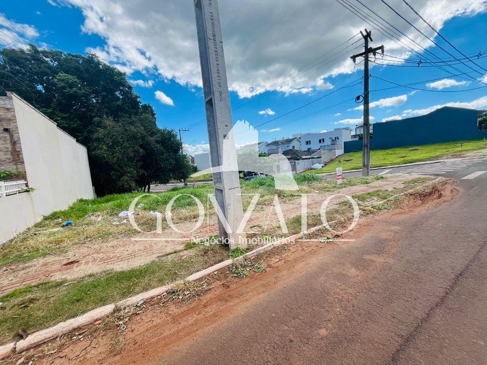 TERRENO DE ESQUINA RESIDENCIAL