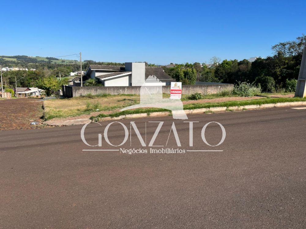 TERRENO DE ESQUINA RESIDENCIAL