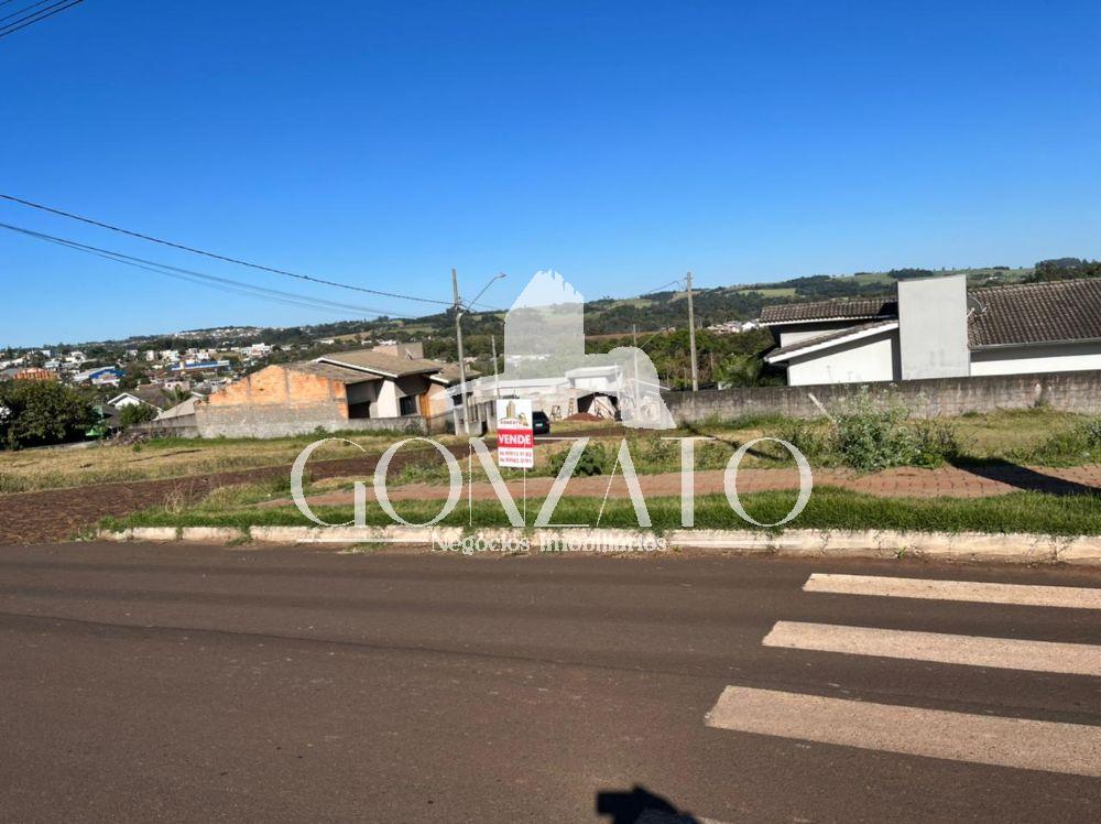 TERRENO DE ESQUINA RESIDENCIAL
