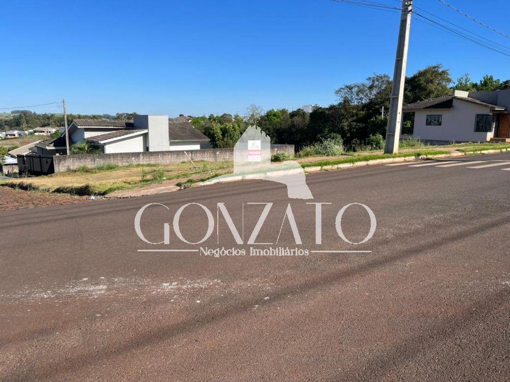 TERRENO DE ESQUINA RESIDENCIAL