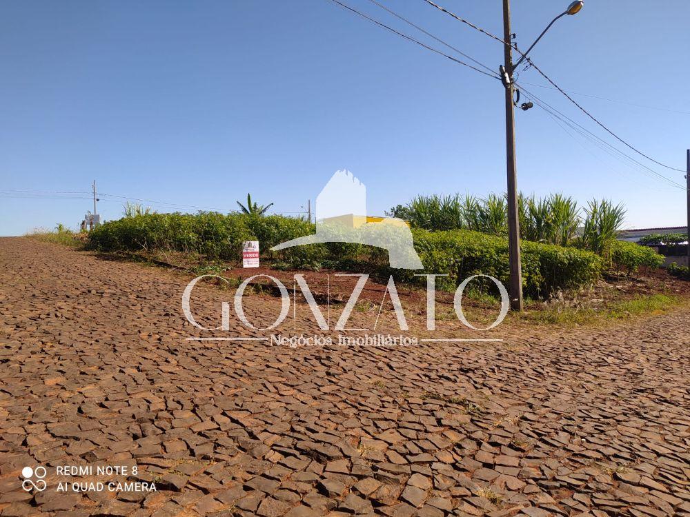 TERRENO DE ESQUINA RESIDENCIAL