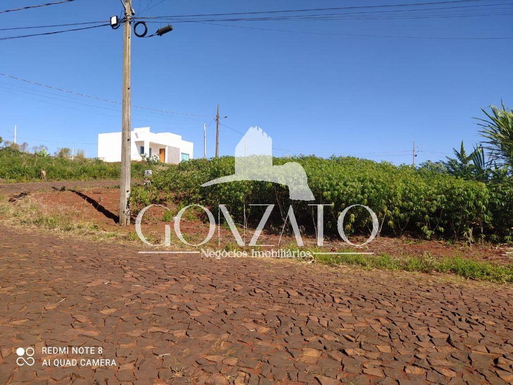 TERRENO DE ESQUINA RESIDENCIAL