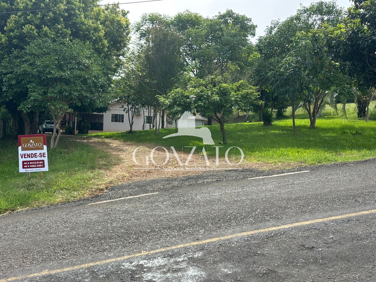 SÍTIO COM AVIÁRIO - 700 METROS DA CIDADE