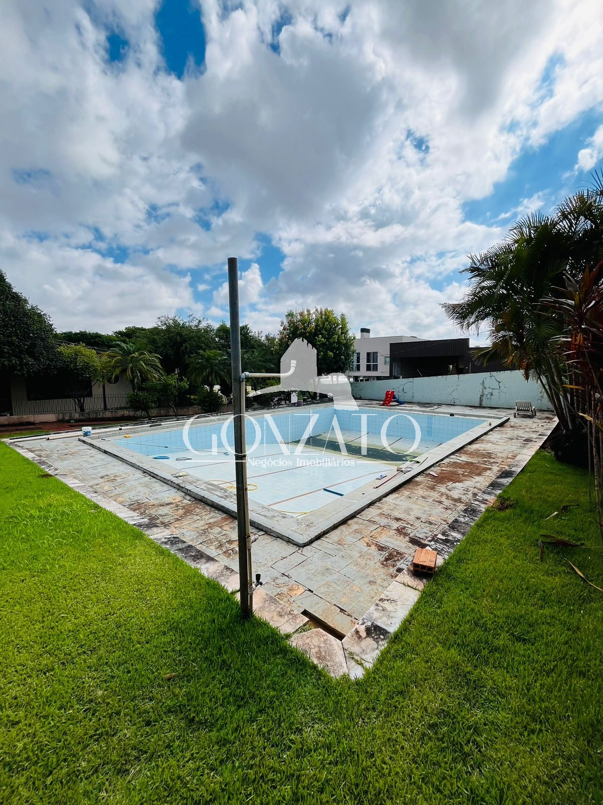 IMÓVEL COMERCIAL E RESIDENCIAL 