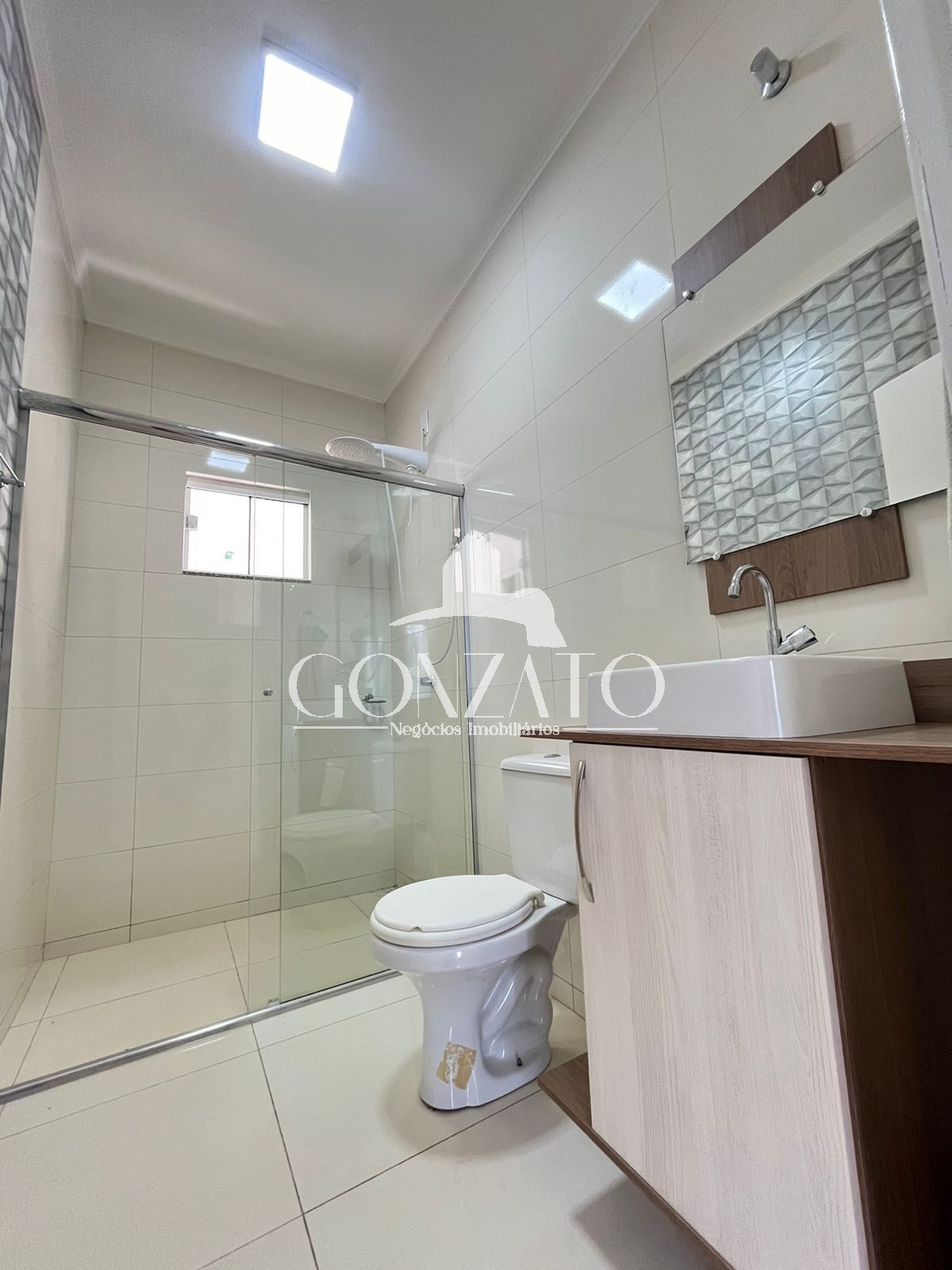 IMVEL DE ESQUINA COM PISCINA