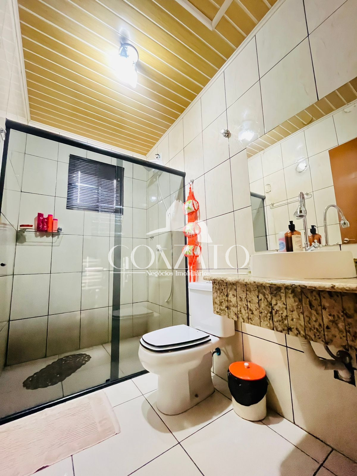 IMÓVEL RESIDENCIAL DE ESQUINA