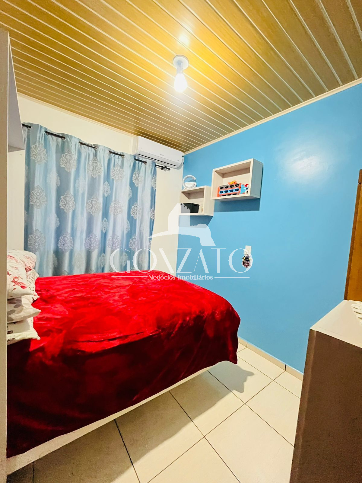 IMÓVEL RESIDENCIAL DE ESQUINA