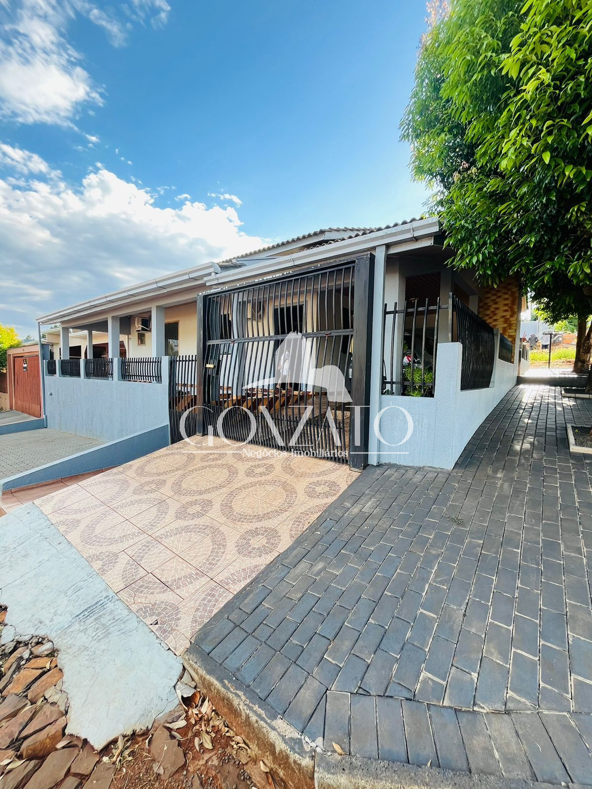 IMÓVEL RESIDENCIAL DE ESQUINA