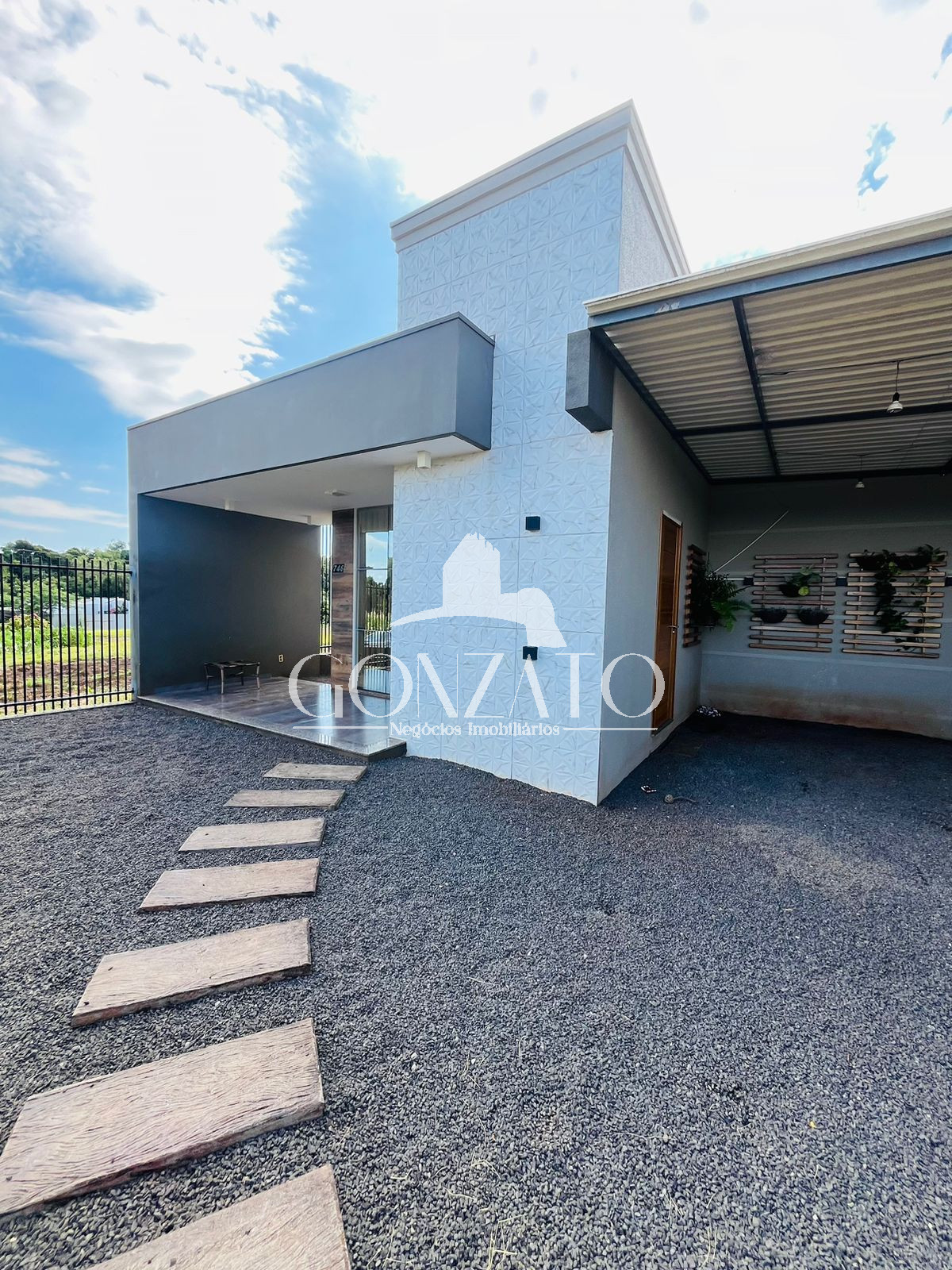 IMÓVEL DE ALVENARIA COM LAGE