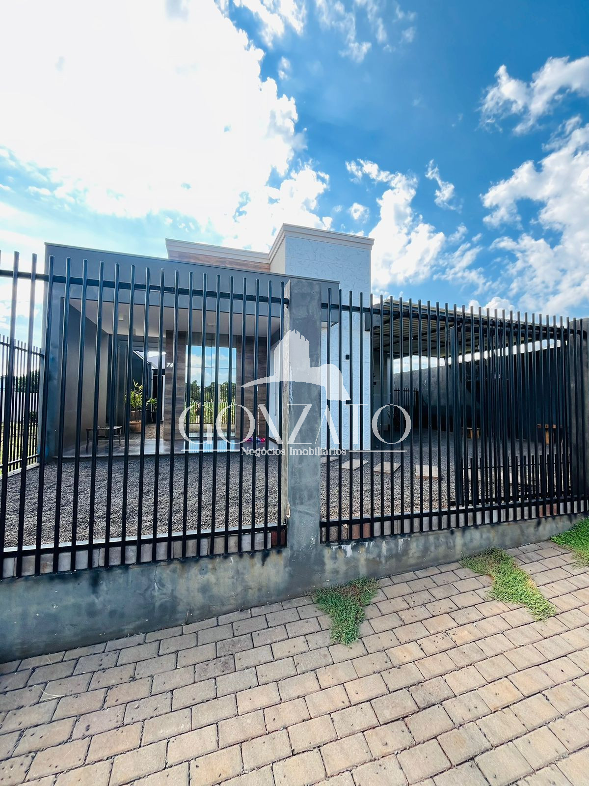 IMÓVEL DE ALVENARIA COM LAGE