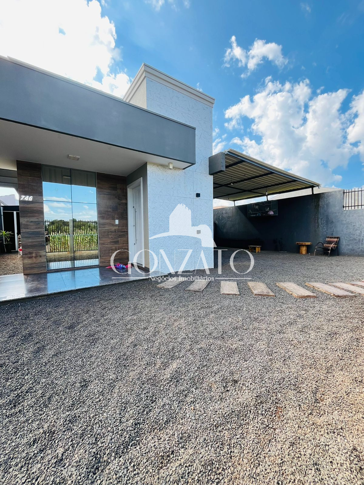 IMÓVEL DE ALVENARIA COM LAGE