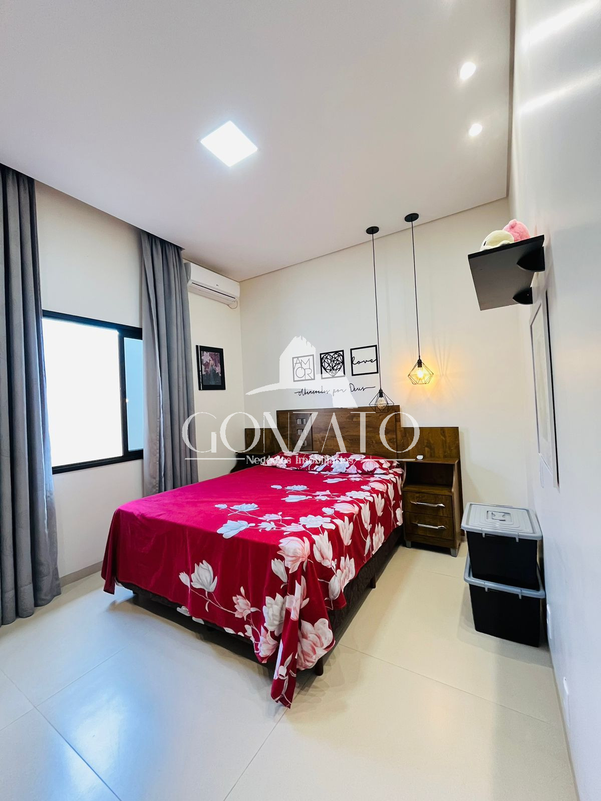 IMÓVEL SEMI MOBILIADO DE ALTO PADRÃO COM PISCINA E HIDROMASSAGEM