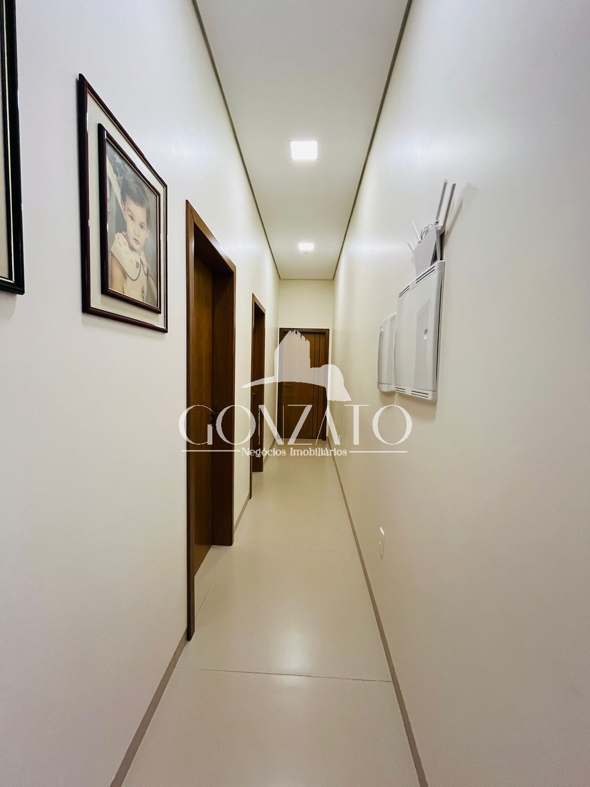 IMVEL SEMI MOBILIADO DE ALTO PADRO COM PISCINA E HIDROMASSAGEM