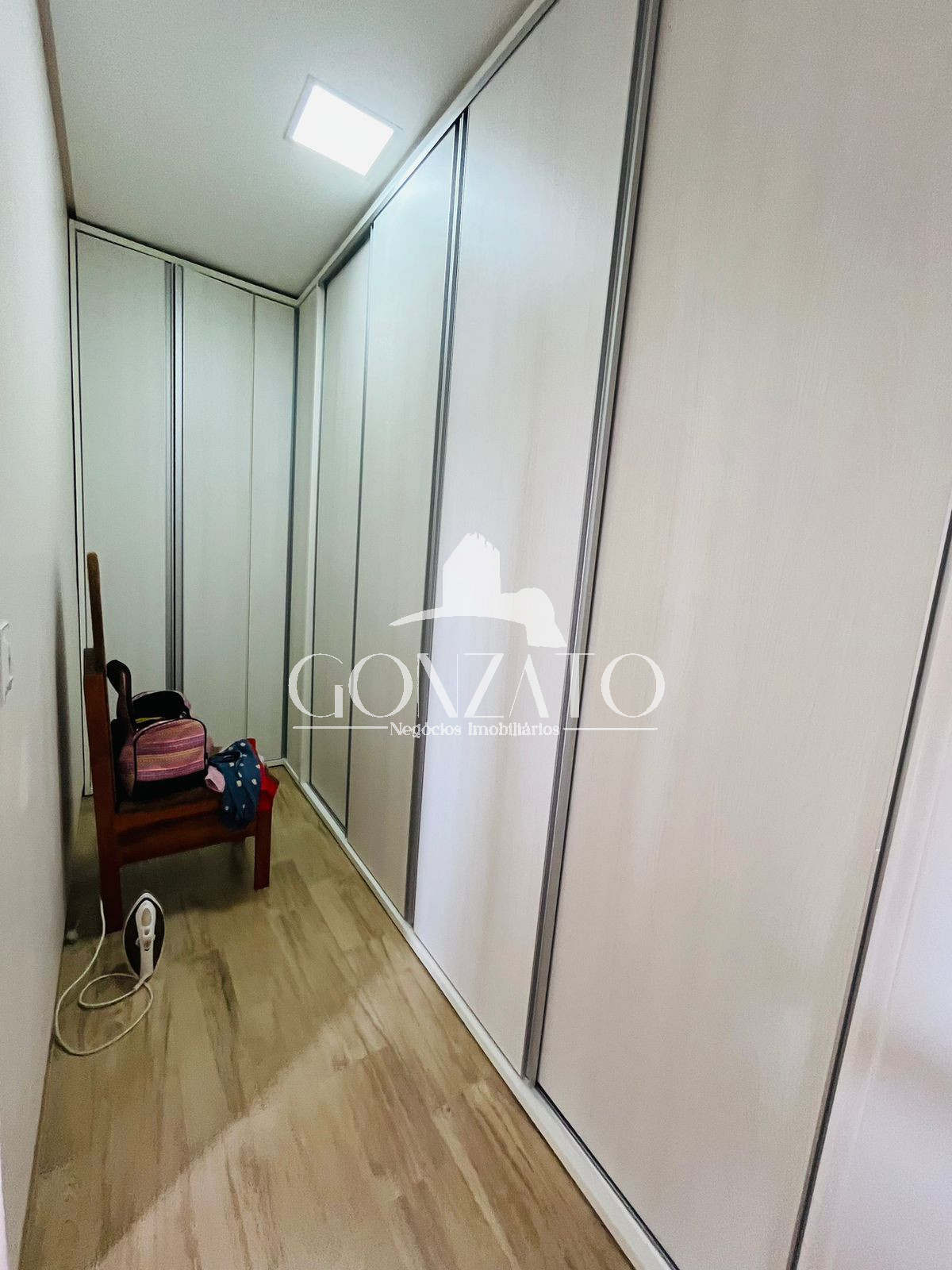 IMVEL RESIDENCIAL SEMI-MOBILIADO