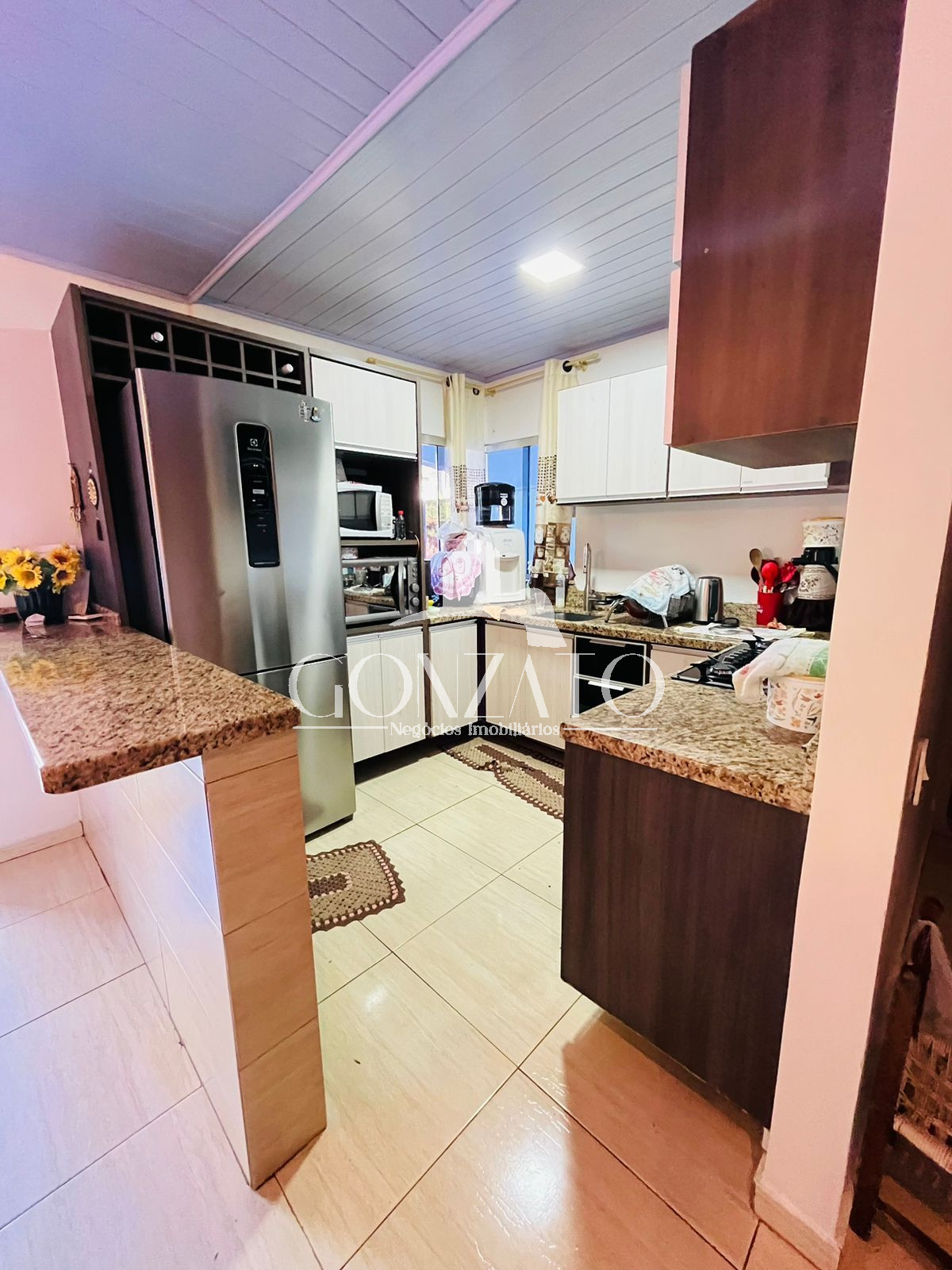 IMOVEL RESIDENCIAL DE ESQUINA