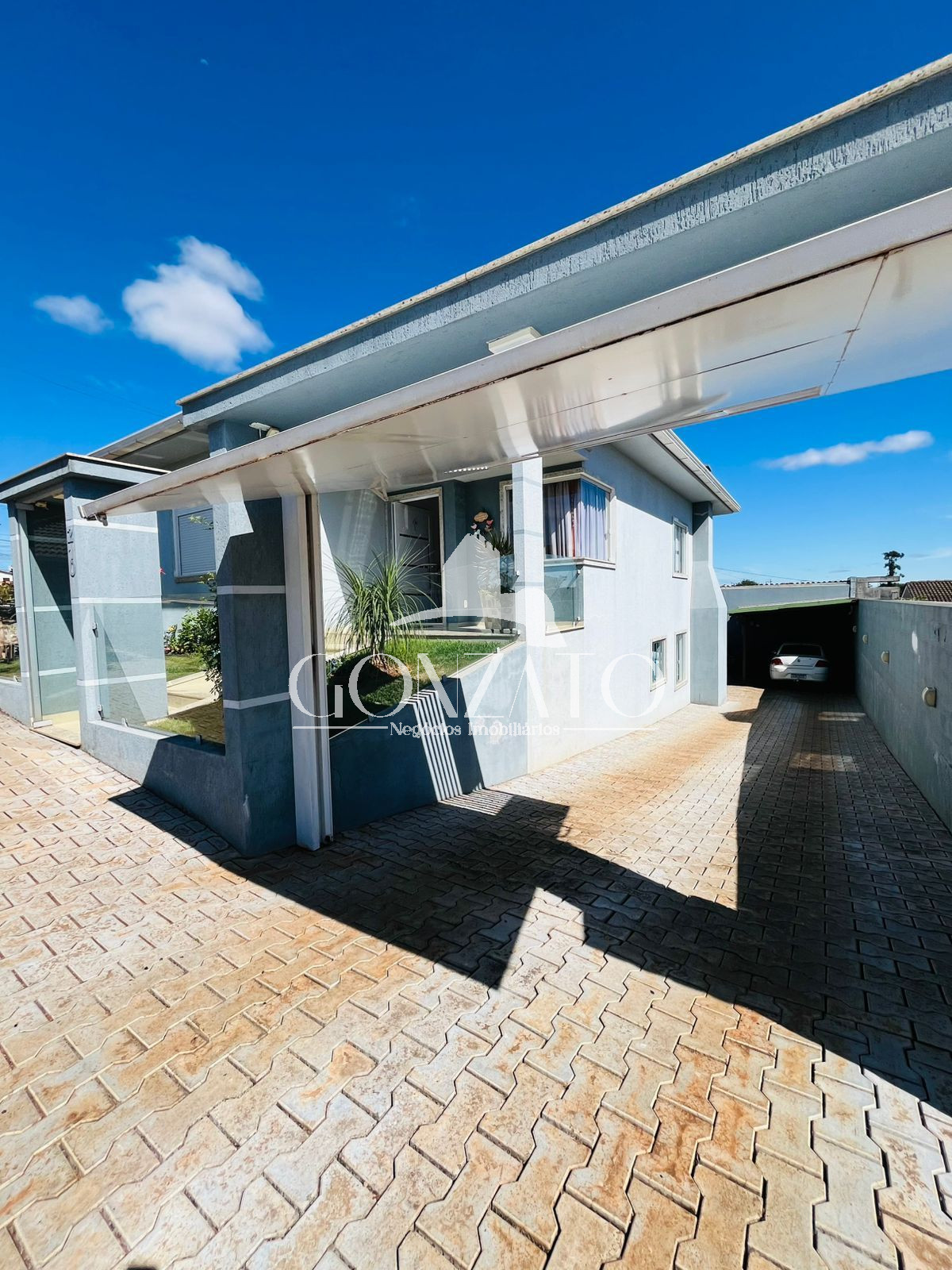 IMOVEL DE DOIS PAVIMENTOS A VENDA