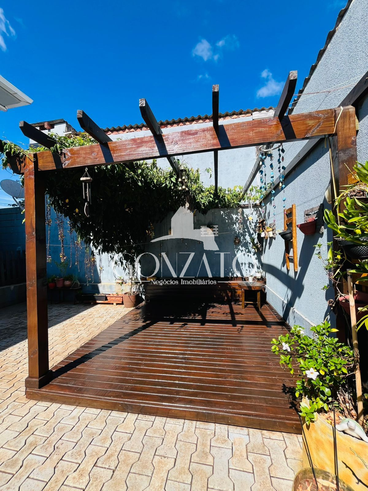 IMOVEL DE DOIS PAVIMENTOS A VENDA