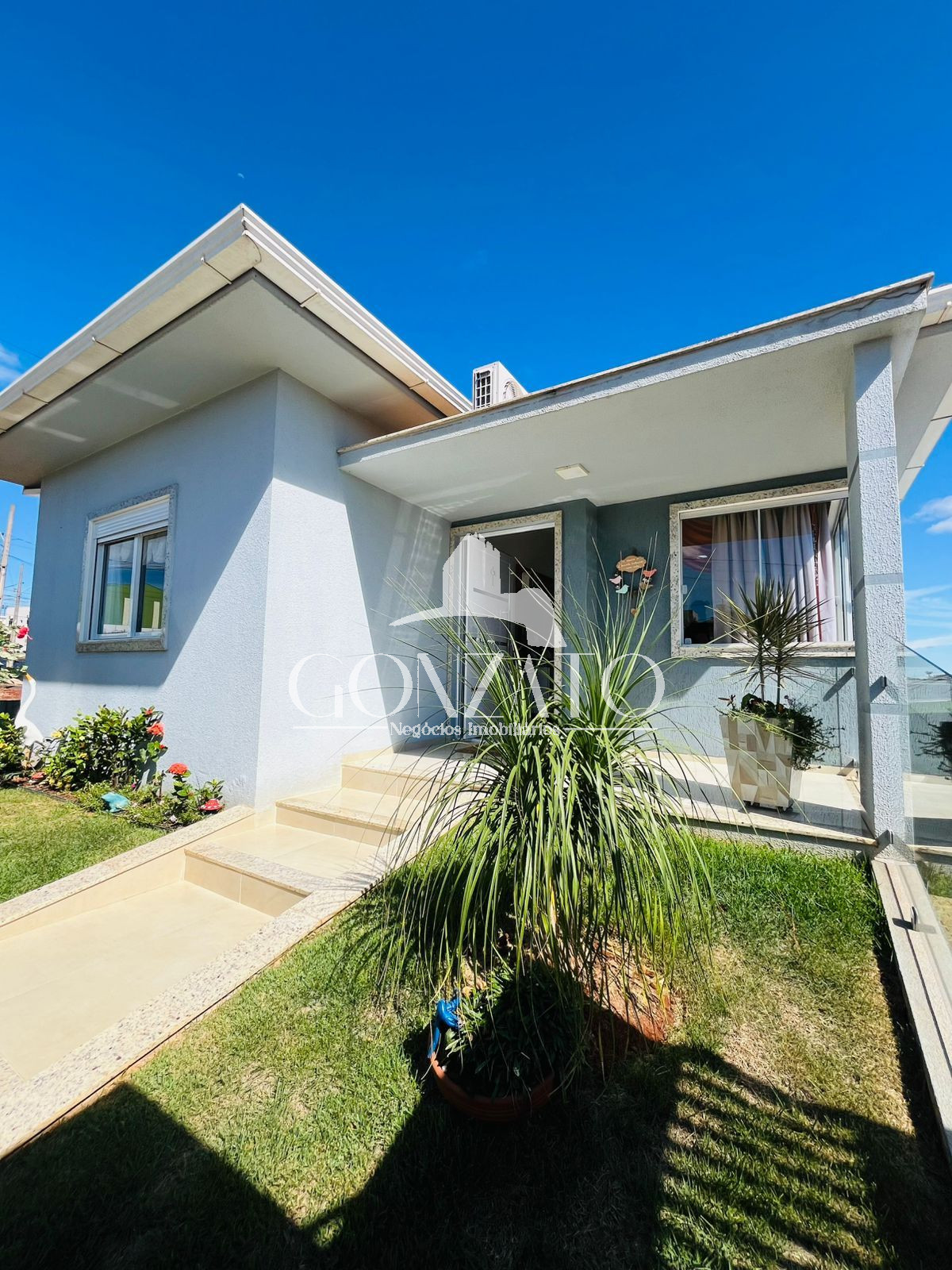 IMOVEL DE DOIS PAVIMENTOS A VENDA