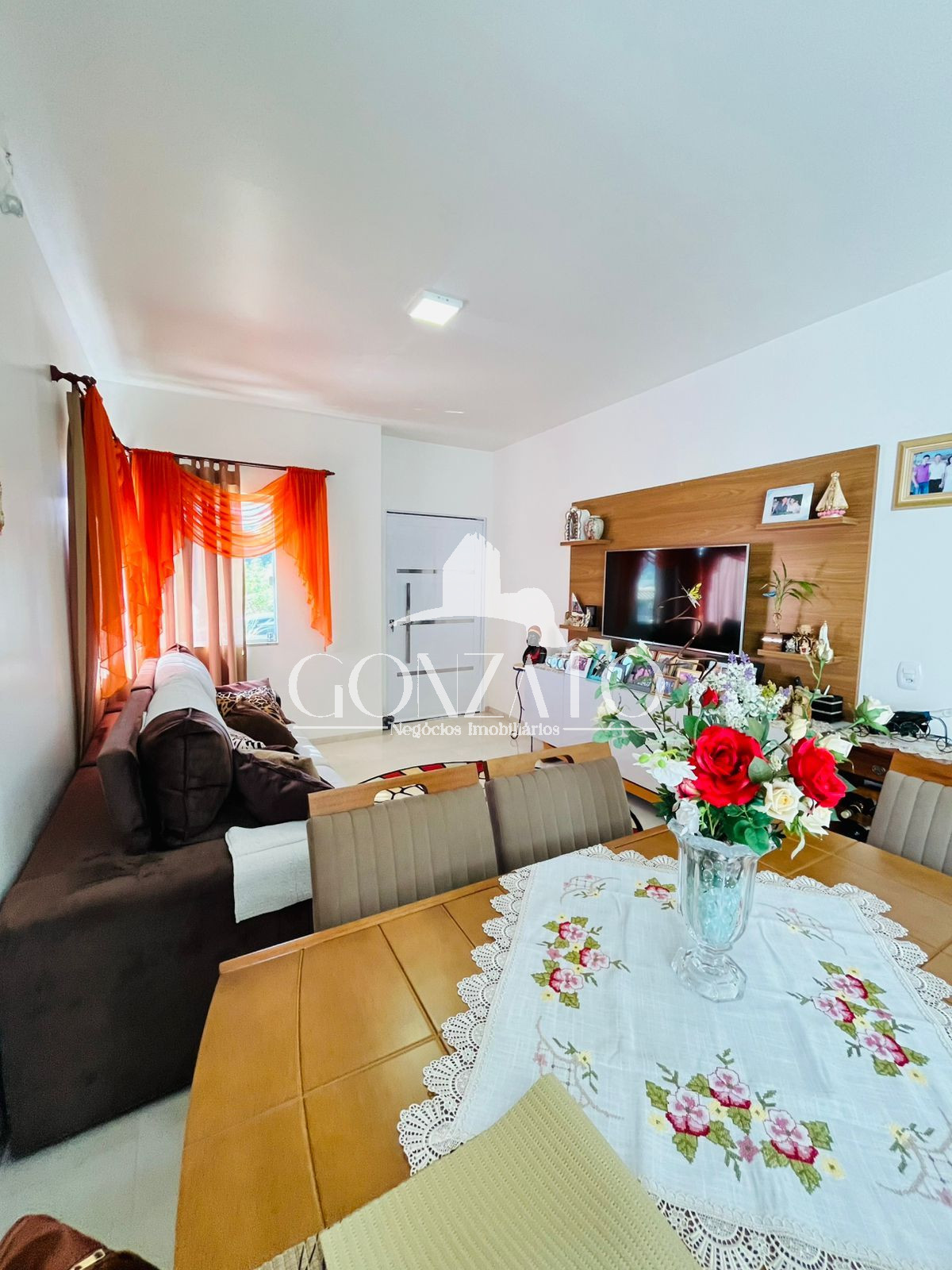 IMOVEL DE DOIS PAVIMENTOS A VENDA