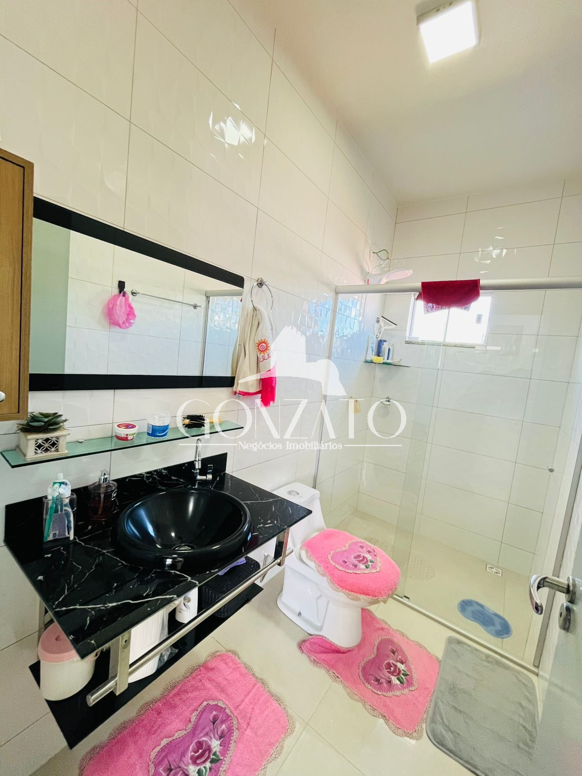 IMOVEL DE DOIS PAVIMENTOS A VENDA