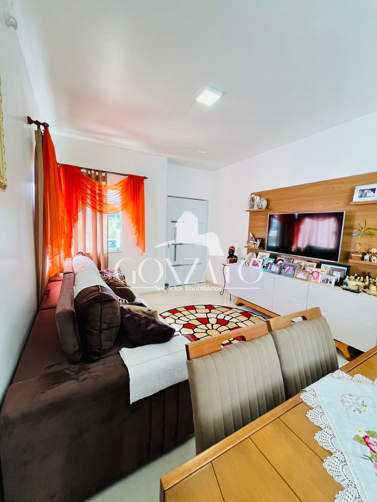 IMOVEL DE DOIS PAVIMENTOS A VENDA