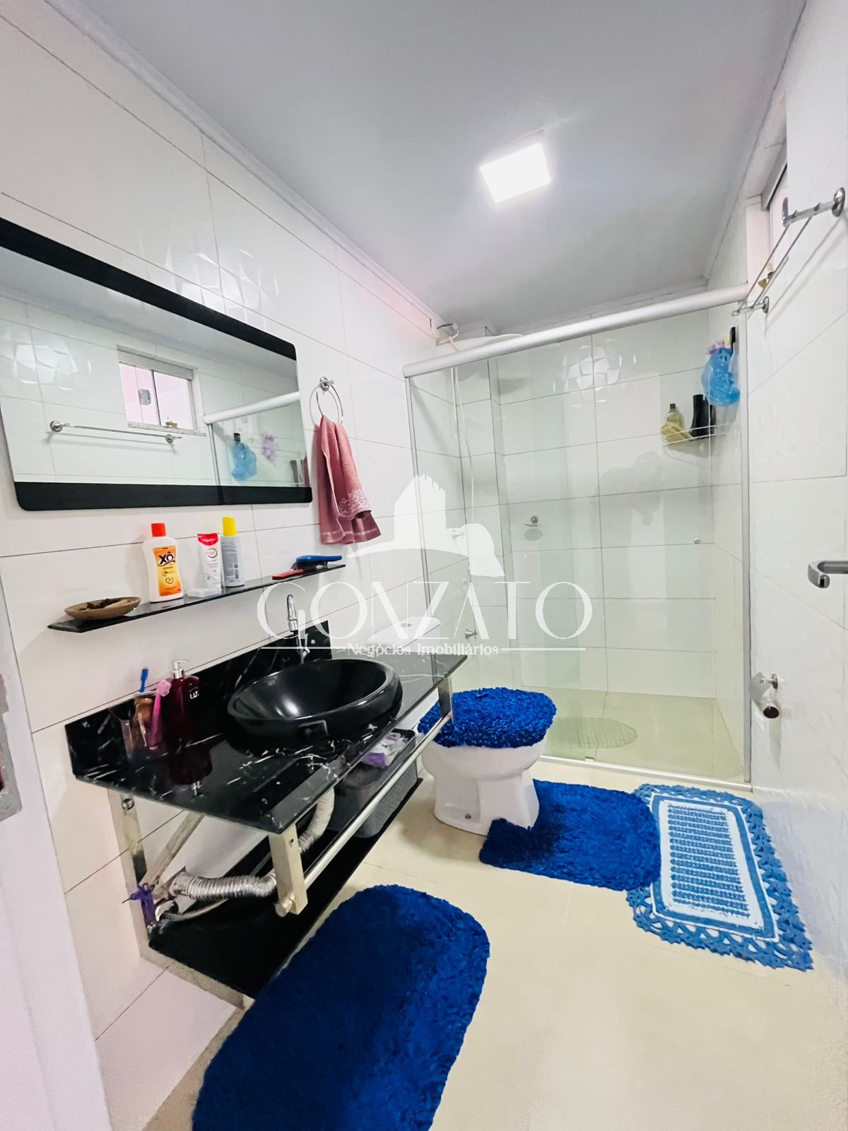 IMOVEL DE DOIS PAVIMENTOS A VENDA