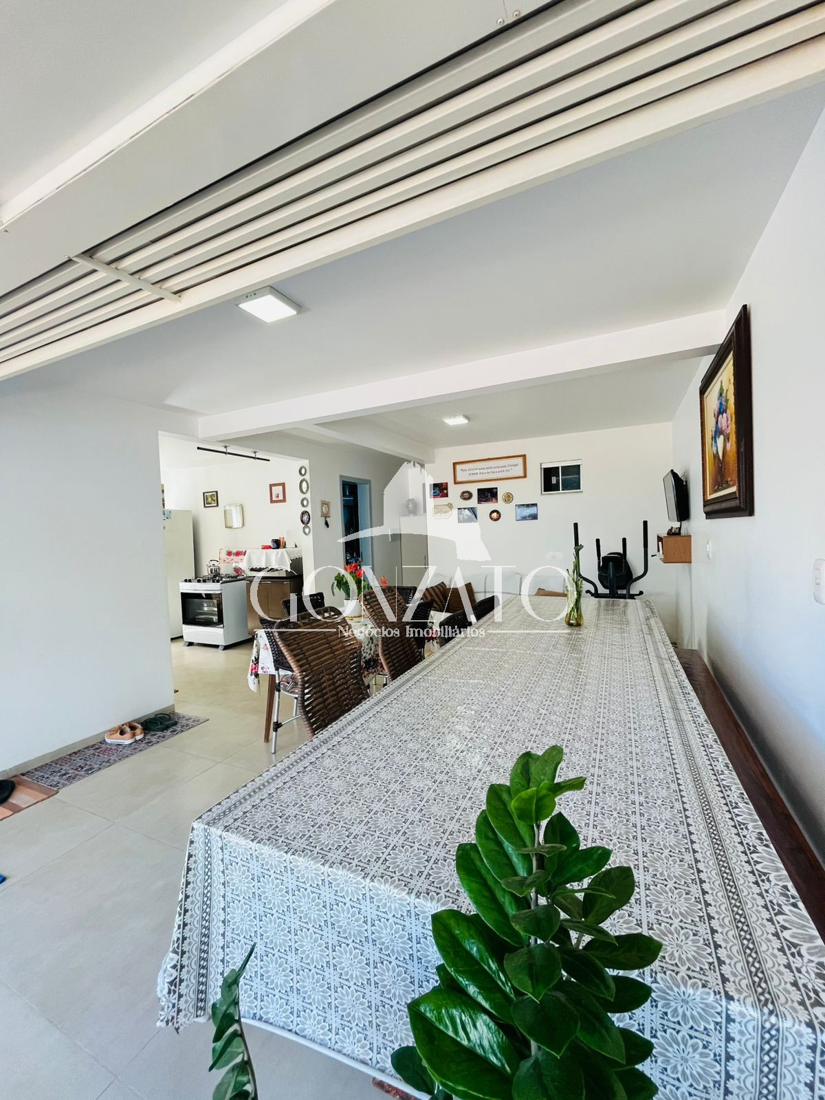 IMOVEL DE DOIS PAVIMENTOS A VENDA