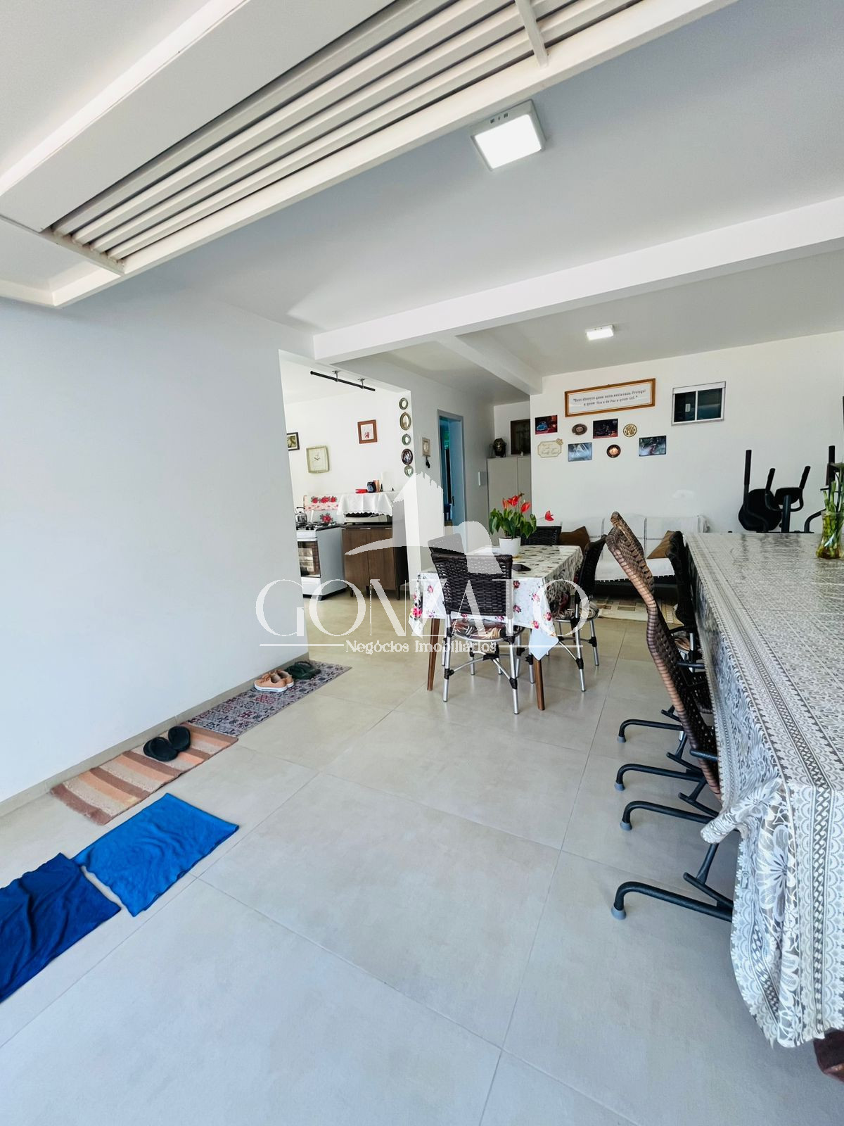 IMOVEL DE DOIS PAVIMENTOS A VENDA