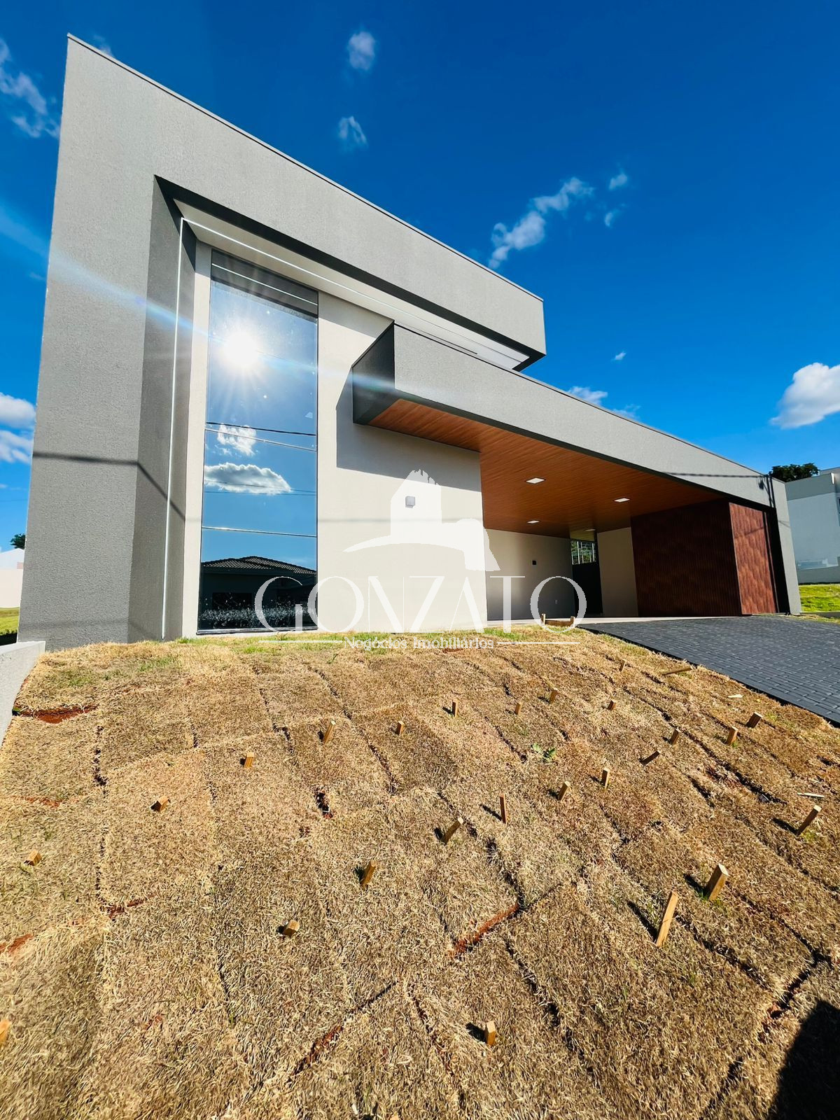 IMÓVEL NOVO DE ALTO PADRÃO