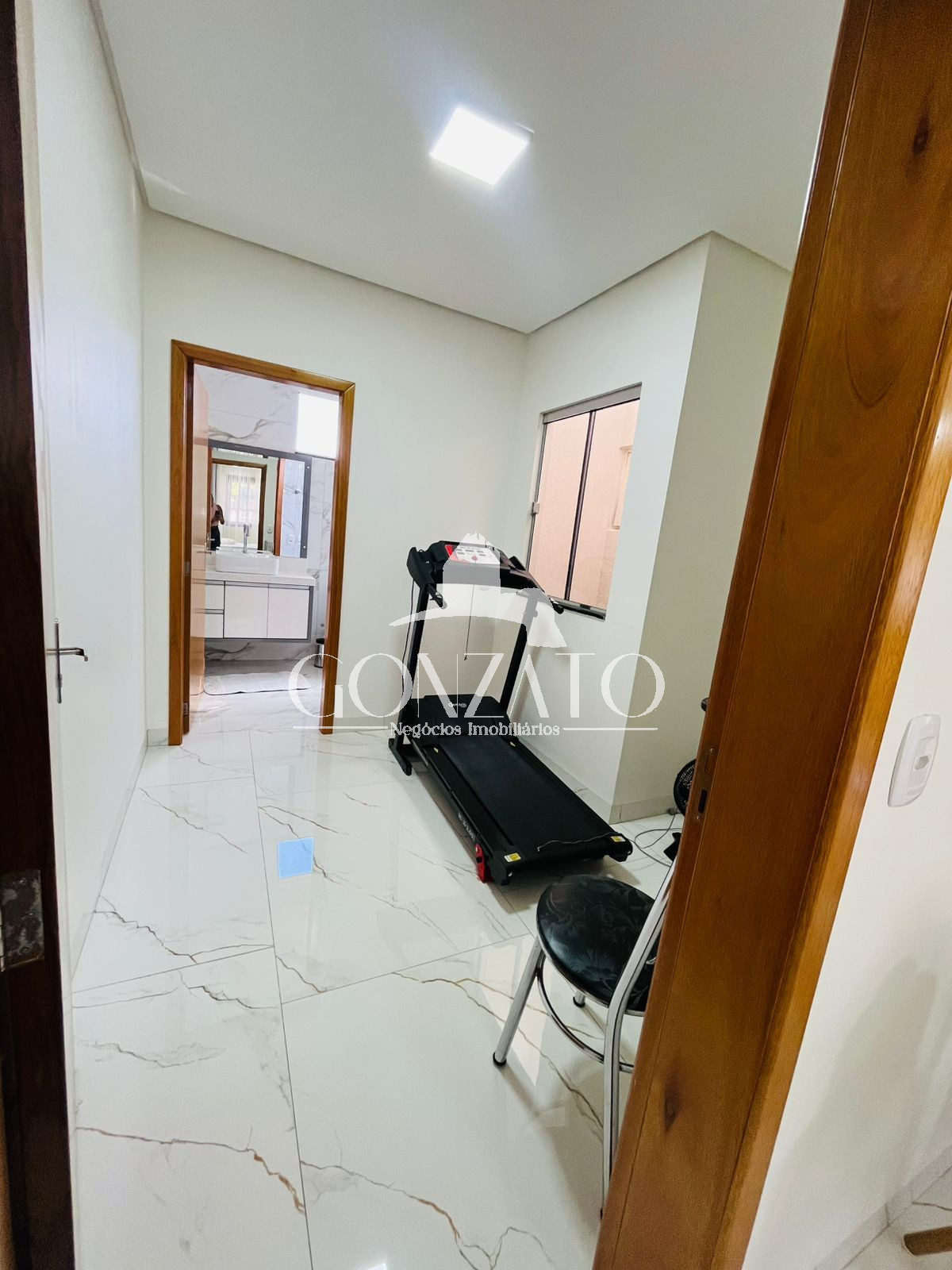 IMOVEL DE ALVENARIA DE DOIS PAVIMENTOS